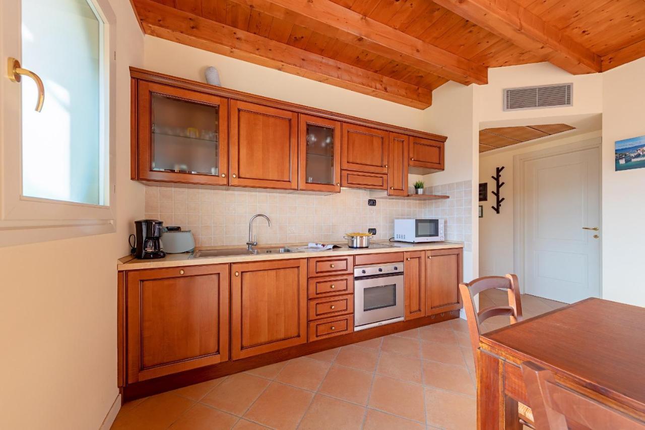 Borgo Del Torchio Apartments By Wonderful Italy Manerba del Garda Kültér fotó