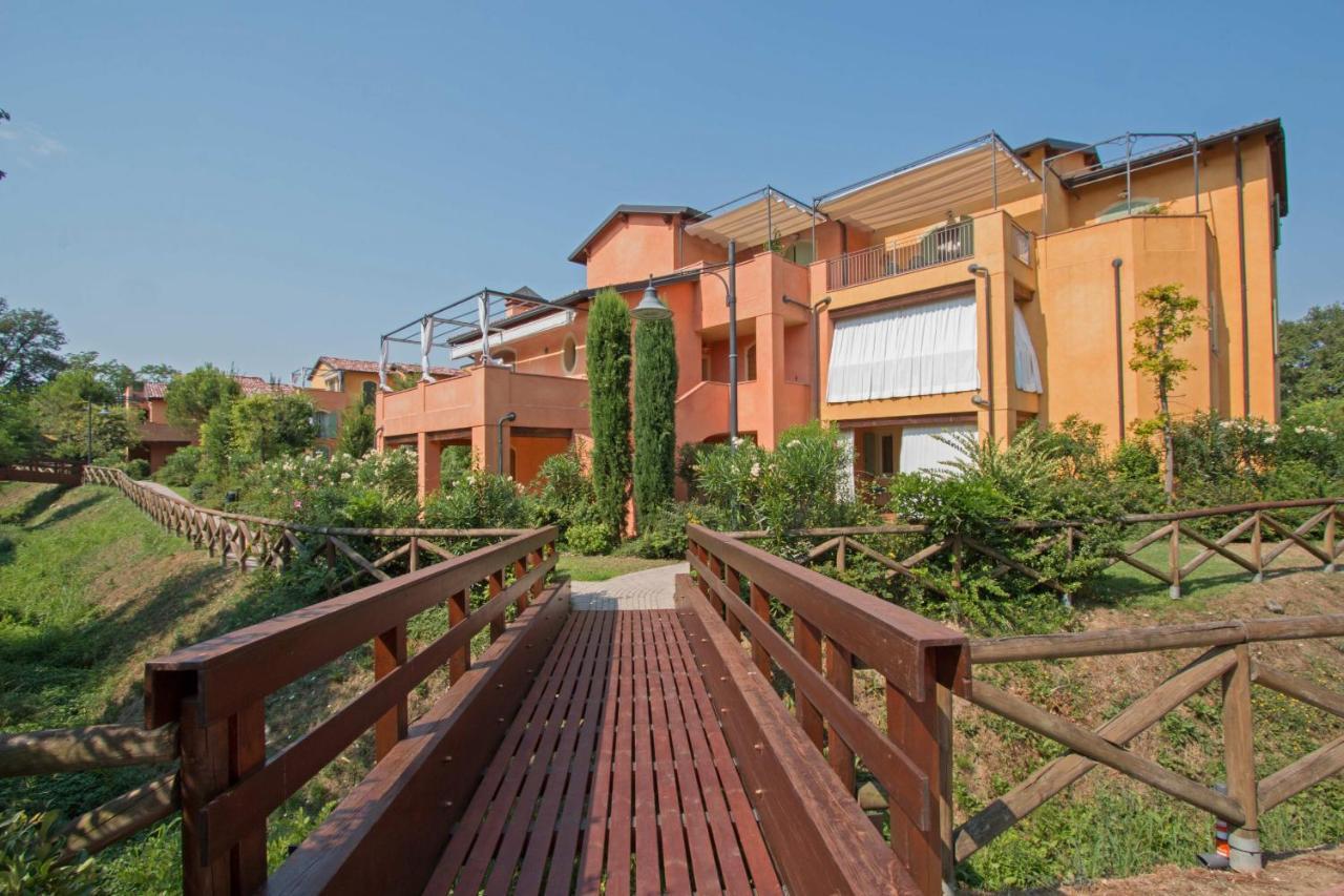 Borgo Del Torchio Apartments By Wonderful Italy Manerba del Garda Kültér fotó