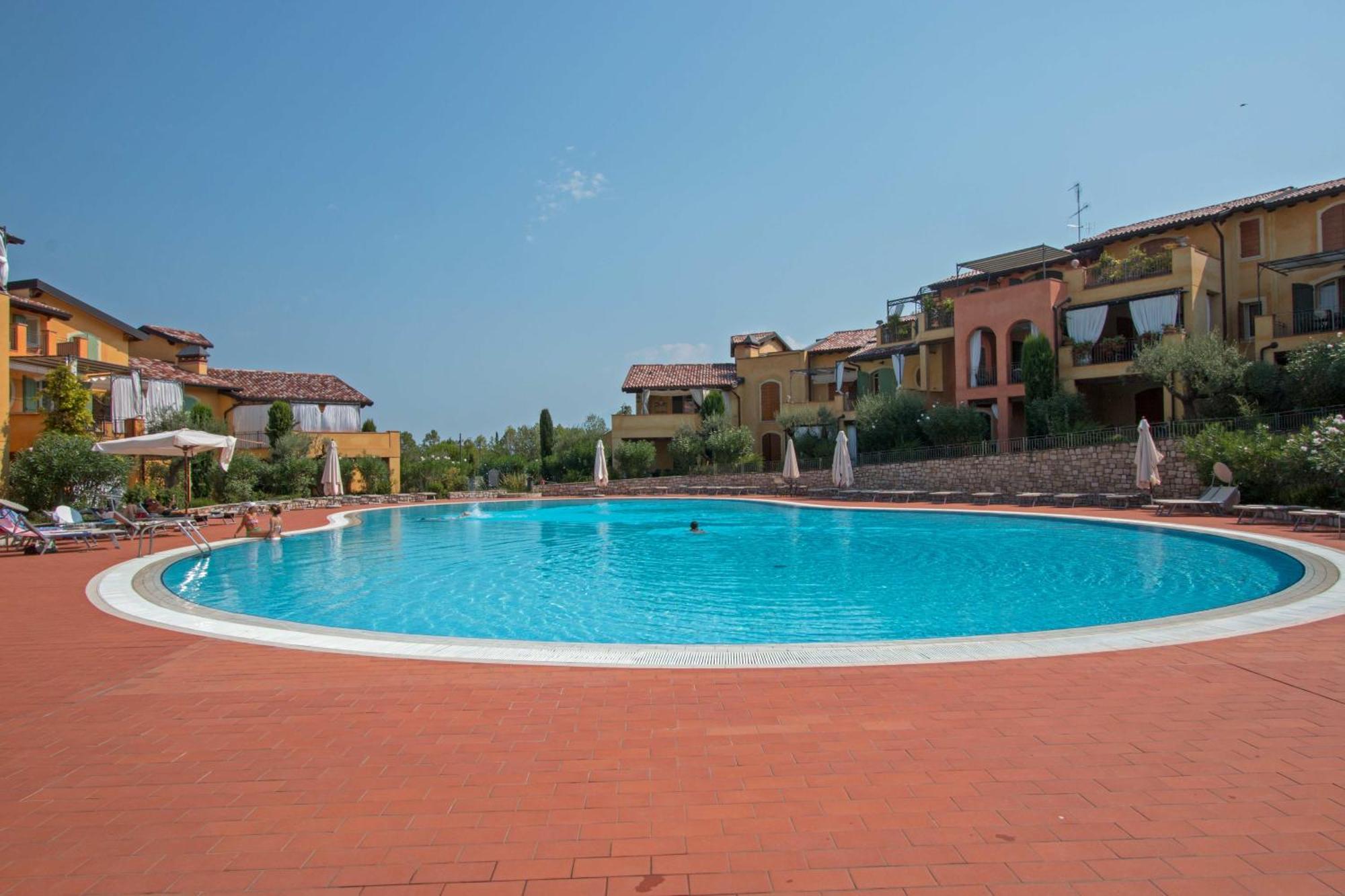 Borgo Del Torchio Apartments By Wonderful Italy Manerba del Garda Kültér fotó