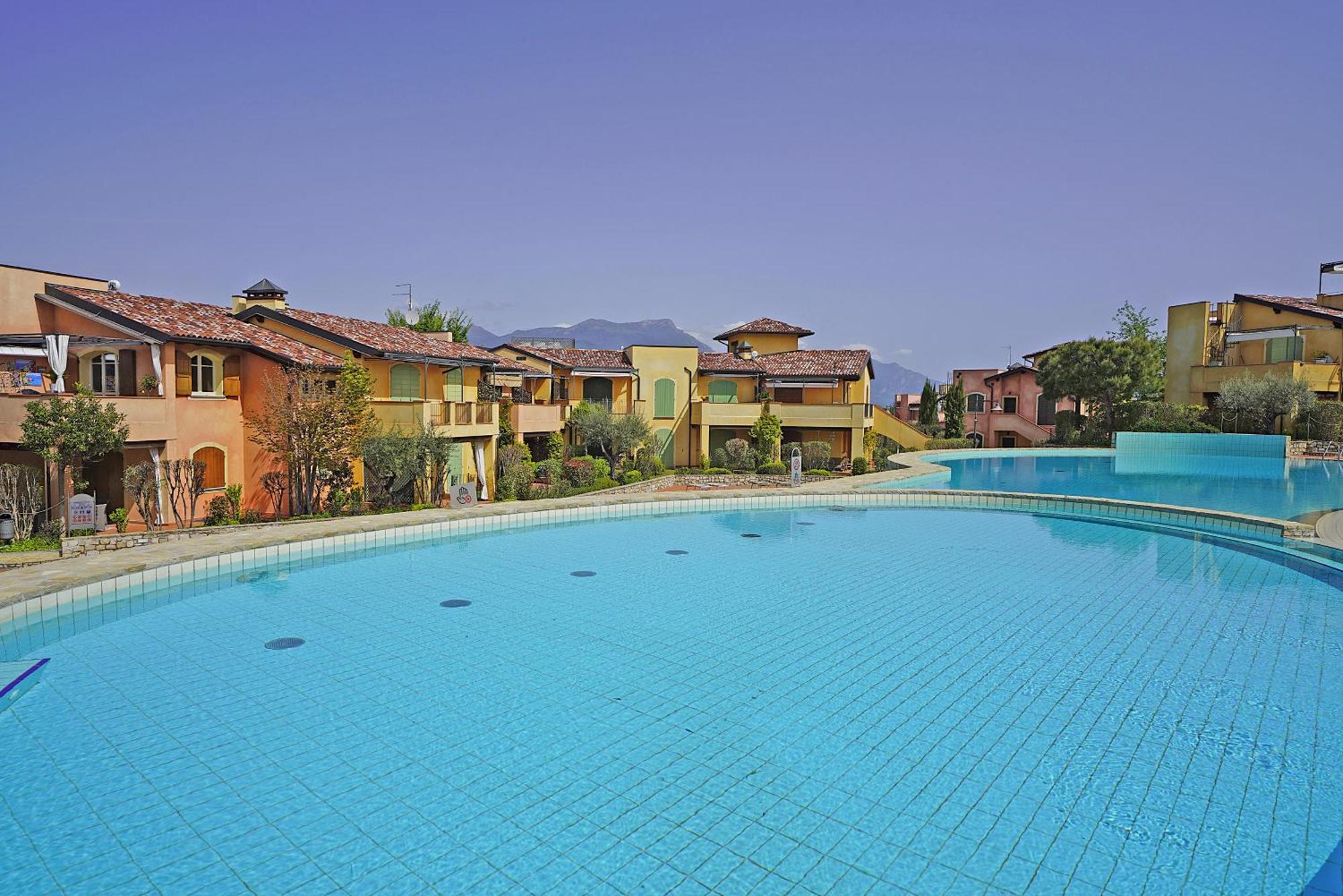 Borgo Del Torchio Apartments By Wonderful Italy Manerba del Garda Kültér fotó