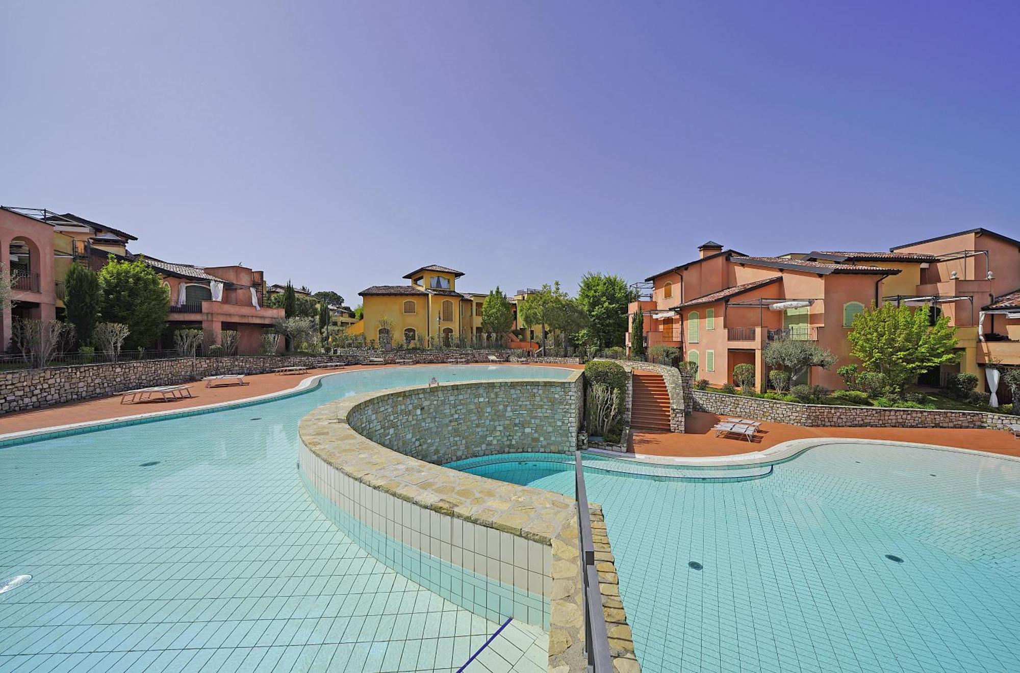 Borgo Del Torchio Apartments By Wonderful Italy Manerba del Garda Kültér fotó